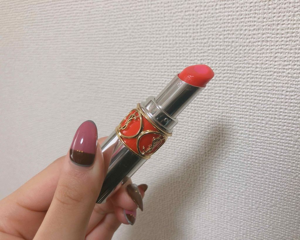 イヴ・サンローラン
ヴォリュプテ ティントインバーム
N°8 キャッチミーオレンジ


大好きなリップ。

ティントで乾燥せず皮向けしないやつに初めて出会えたやつ。もう何年も使ってる。

発色は控えめで透けた感じで唇にのってくれる。重ねれば