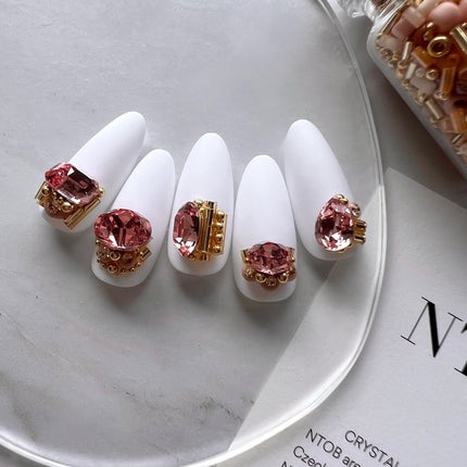 naomi on LIPS 「どこから見てもキラキラ可愛い💎✨ワンカラーにつけるだけでも可..」(2枚目)