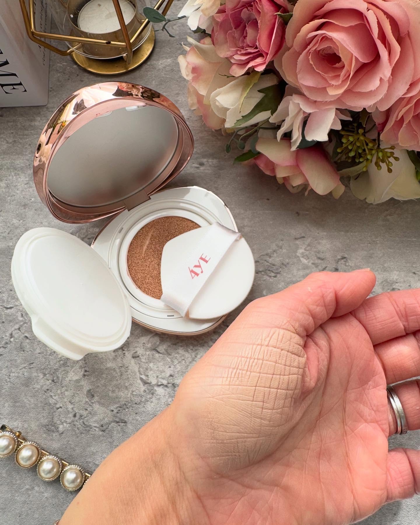 シカムーンライトパクト/4YE/クッションファンデーションを使ったクチコミ（3枚目）