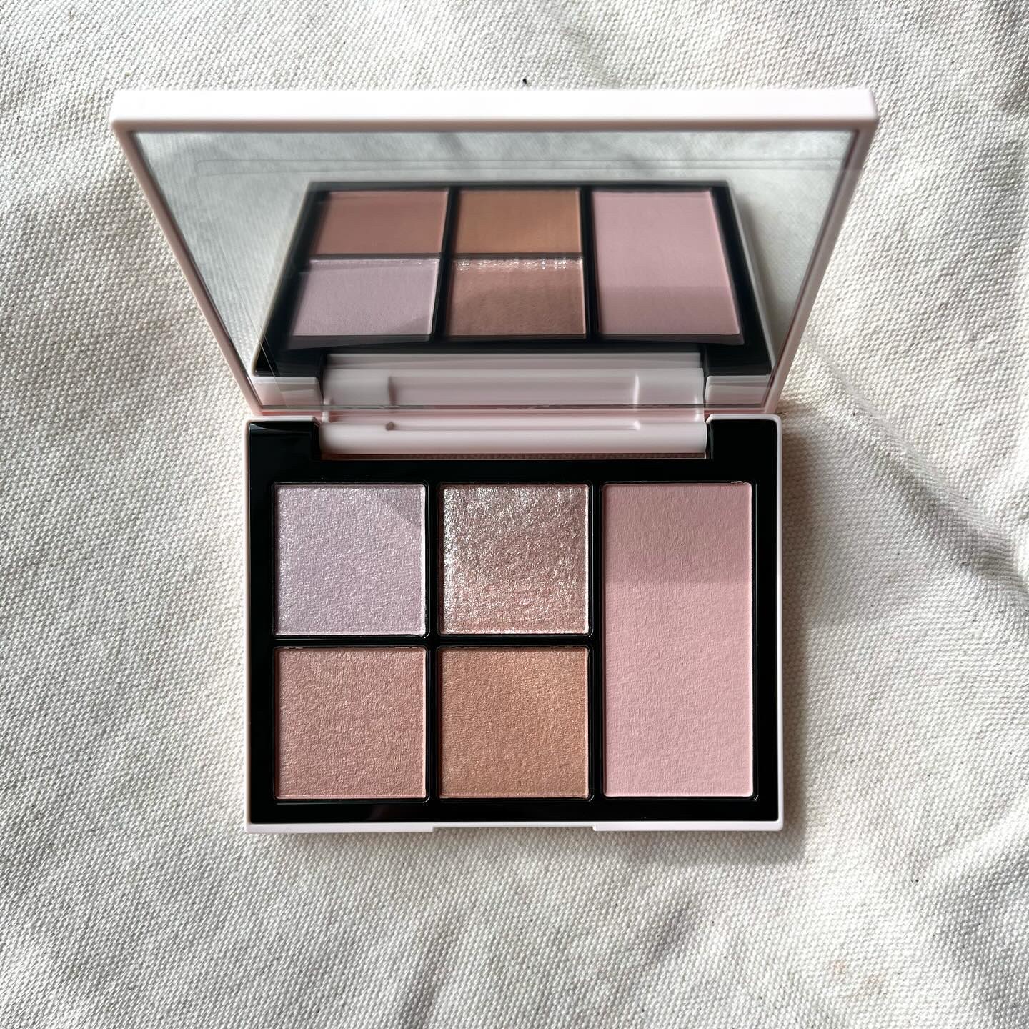 フェイス スタイリスト EX10 Romantic Dreamer/SNIDEL BEAUTY/アイシャドウパレットを使ったクチコミ（1枚目）