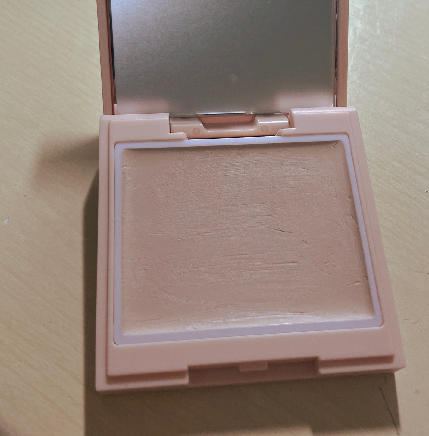 ラスボス on LIPS 「Kirei&coのアイシャドウベースを買いました!なかなか発色..」(2枚目)