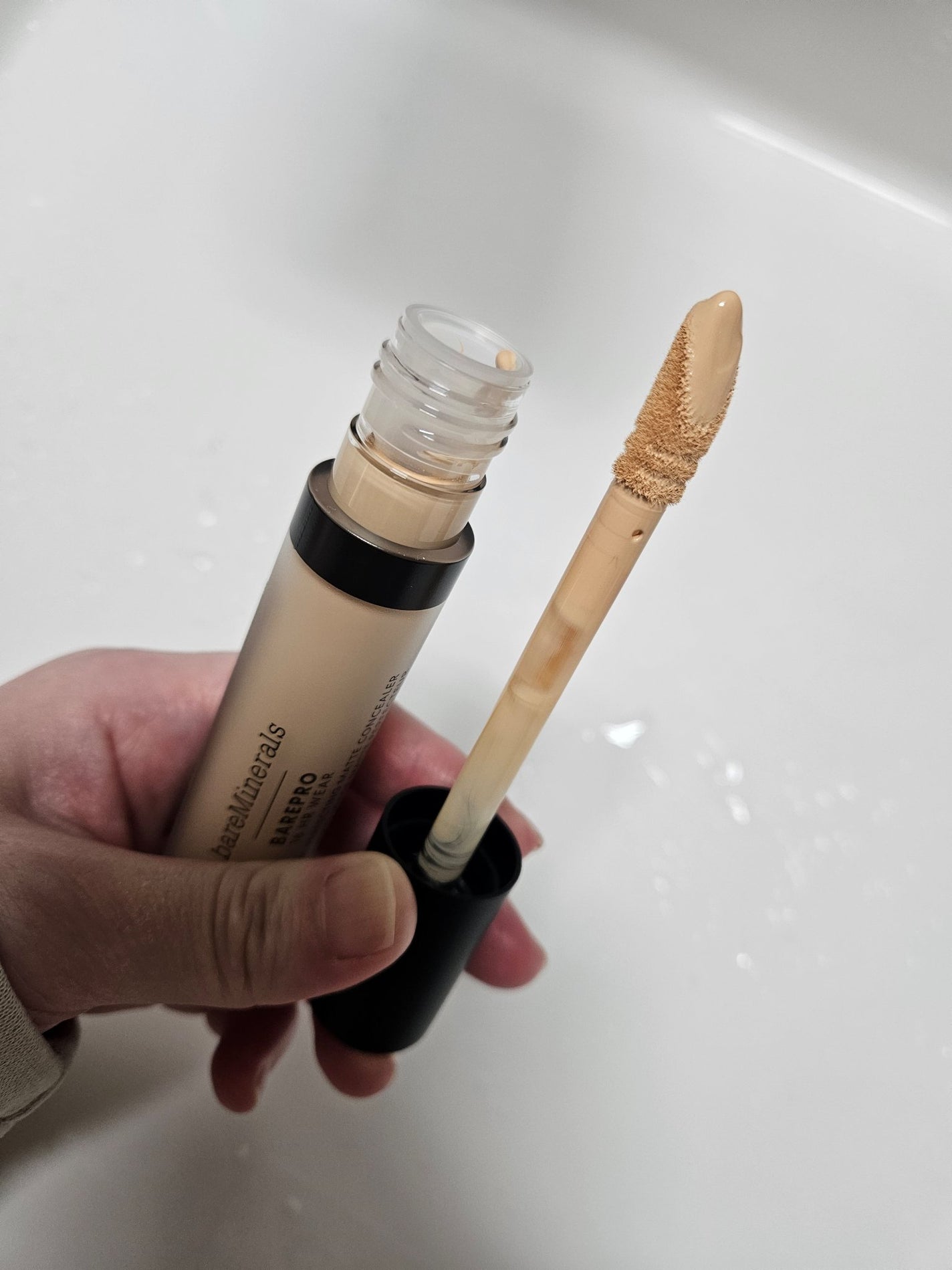 ベアプロ 16HR オールオーバー コンシーラー SPF25(PA+++)/bareMinerals/リキッドコンシーラーを使ったクチコミ(3枚目)