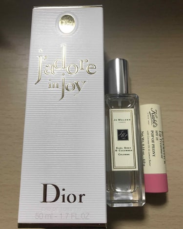 今年最後のお買い物
香水2点とリップクリーム

Jo MALONE  
アールグレイ&キューカンバー
・重ためな香り
・ベルガモットの香りはあまり続かない
・瓜っぽい香りがほんのり
・メンズっぽい
・最