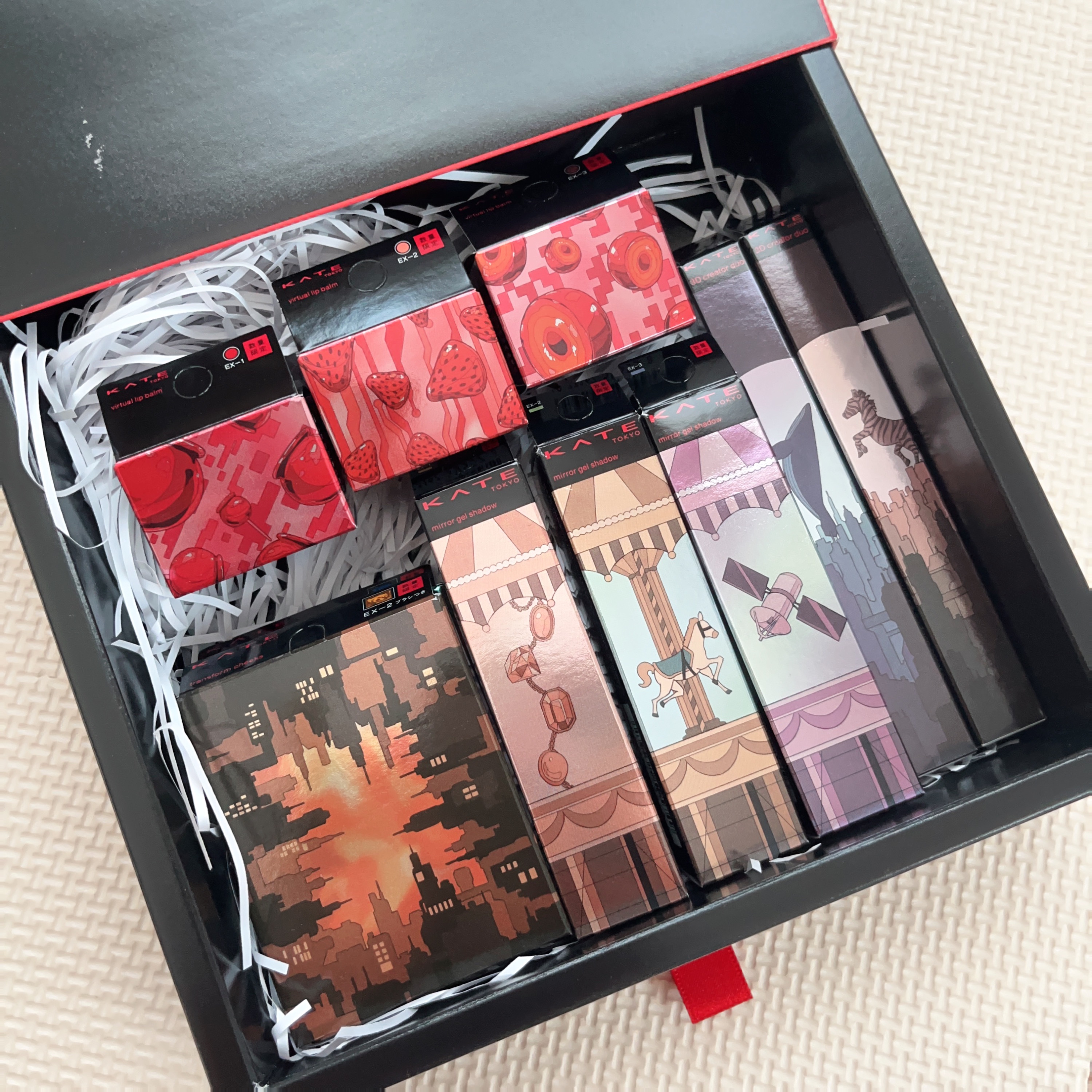 ケイト ミラージェルシャドウ EX-2 路地裏メリーゴーラウンド(グリーンカラー×ブルーラメ) (限定) 10g/KATE/ジェル・クリームアイシャドウを使ったクチコミ（1枚目）