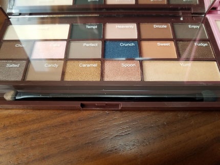 アイラブチョコレート/MAKEUP REVOLUTION/アイシャドウパレットを使ったクチコミ(2枚目)