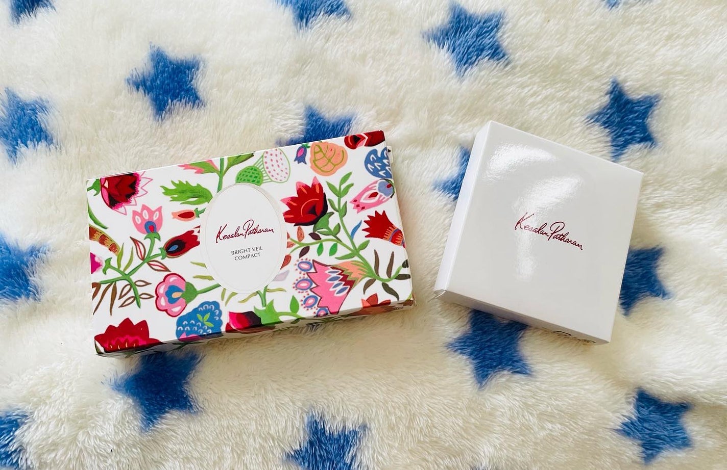 akana on LIPS 「-たったひと塗りで美肌に見えるファンデーションケサランパサラン..」(1枚目)