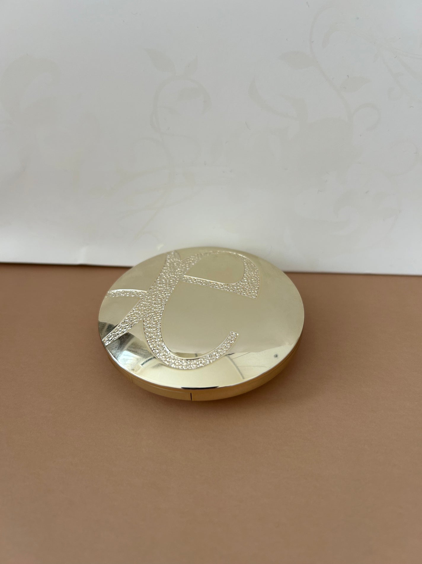 ちこんちゅ on LIPS 「エレガンスラプードルオートニュアンス Ⅳフェイスパウダーと言っ..」(2枚目)