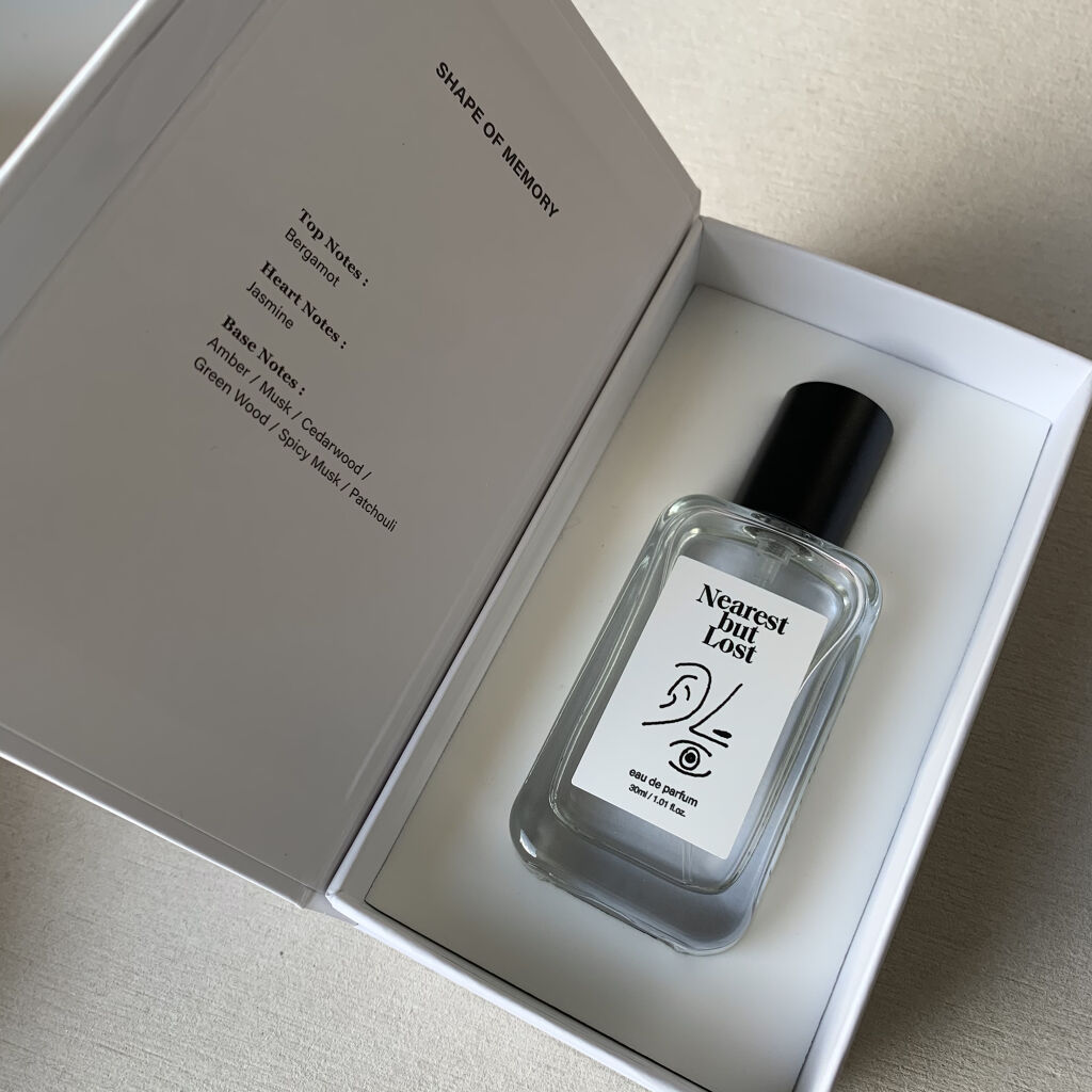 香水瓶です。本当に美しくていつまでも見惚れてしまいます。 香水瓶です。本当に美しくていつまでも見惚れてしまいます