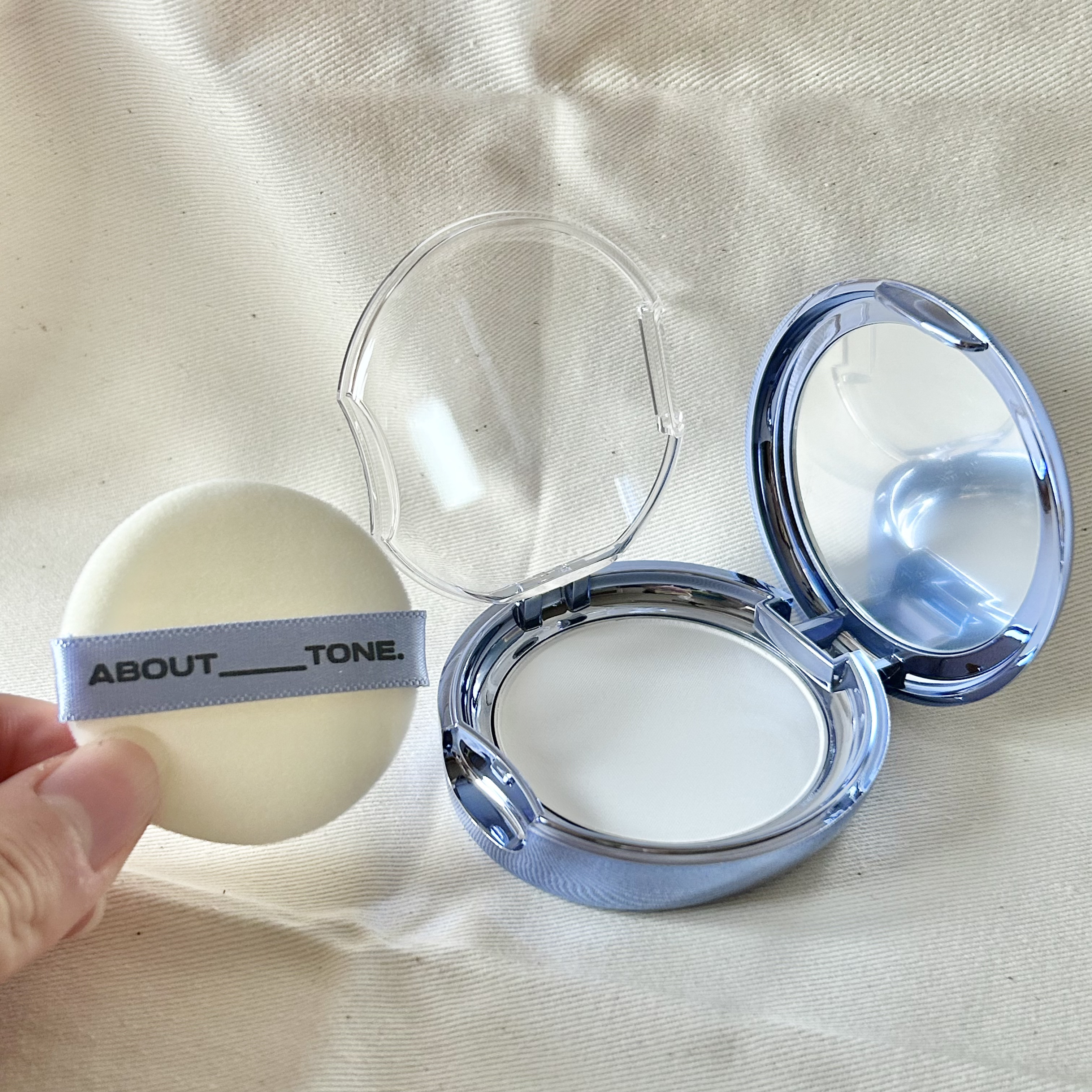 ABOUT TONE エアーフィットパウダーパクトのクチコミ「パケ買い🫧コスメ

ABOUT TONEはパケがどれもオシャレすぎて集めたくなっちゃう。。！
.....」（2枚目）