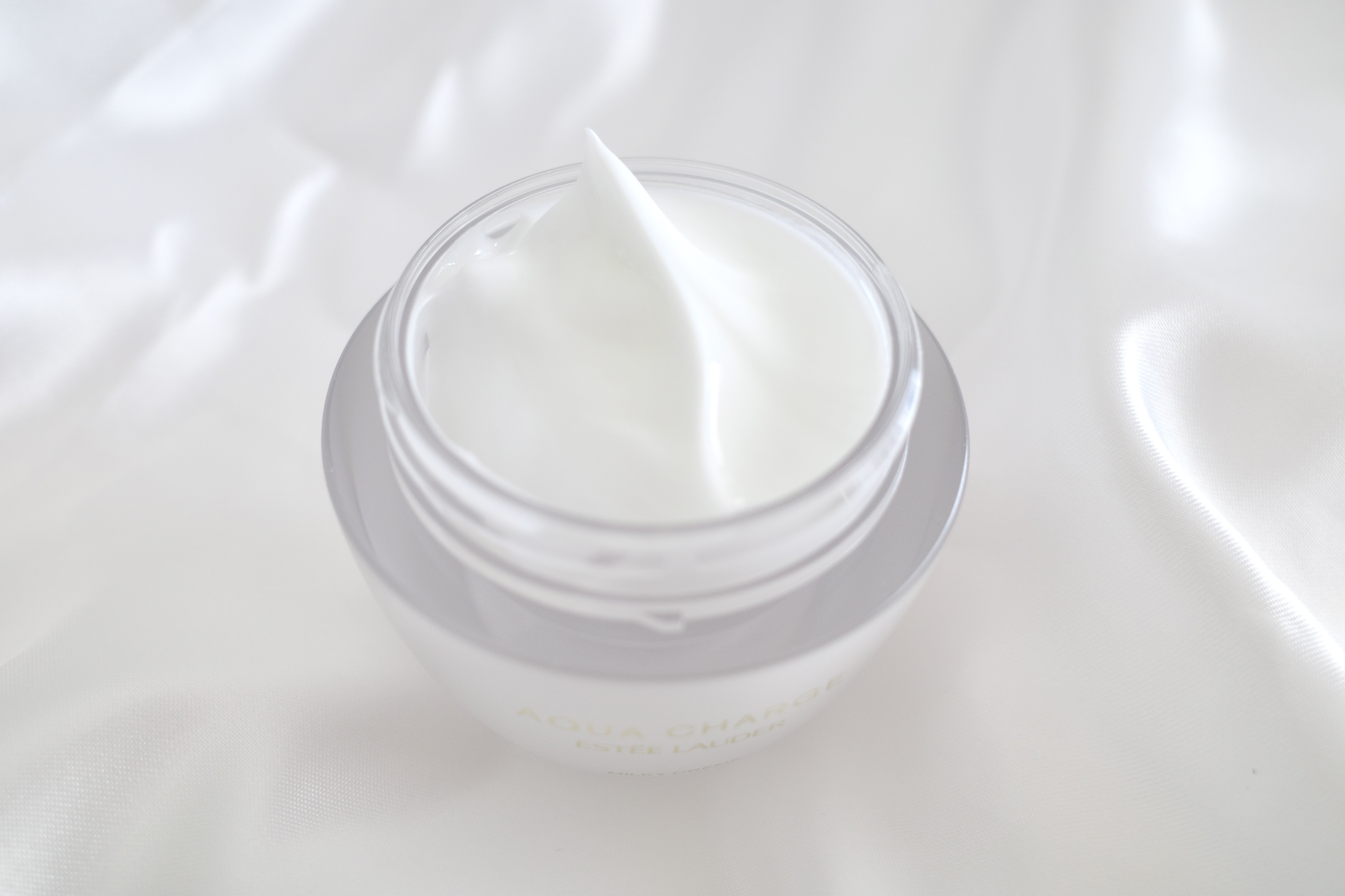 アクア チャージ 薬用 ミルキー クリーム/ESTEE LAUDER/フェイスクリームを使ったクチコミ（2枚目）