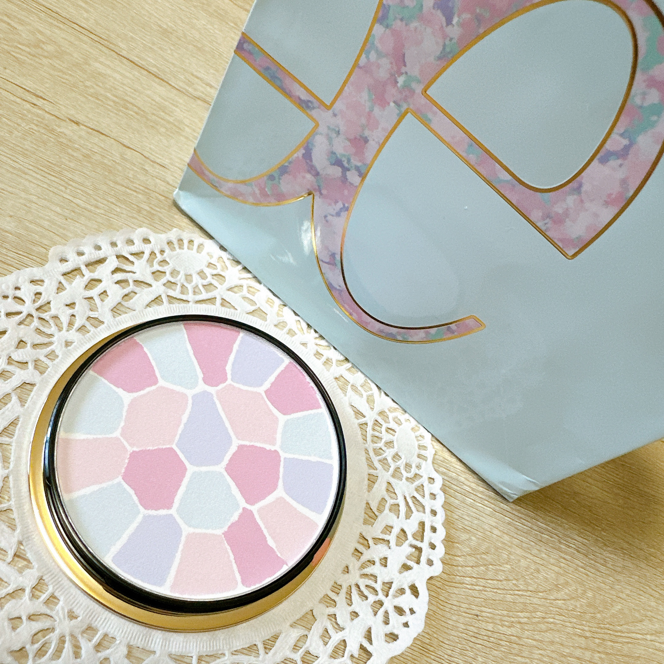 エレガンス ラ プードル オートニュアンス リクスィーズ/Elégance/プレストパウダーを使ったクチコミ（2枚目）