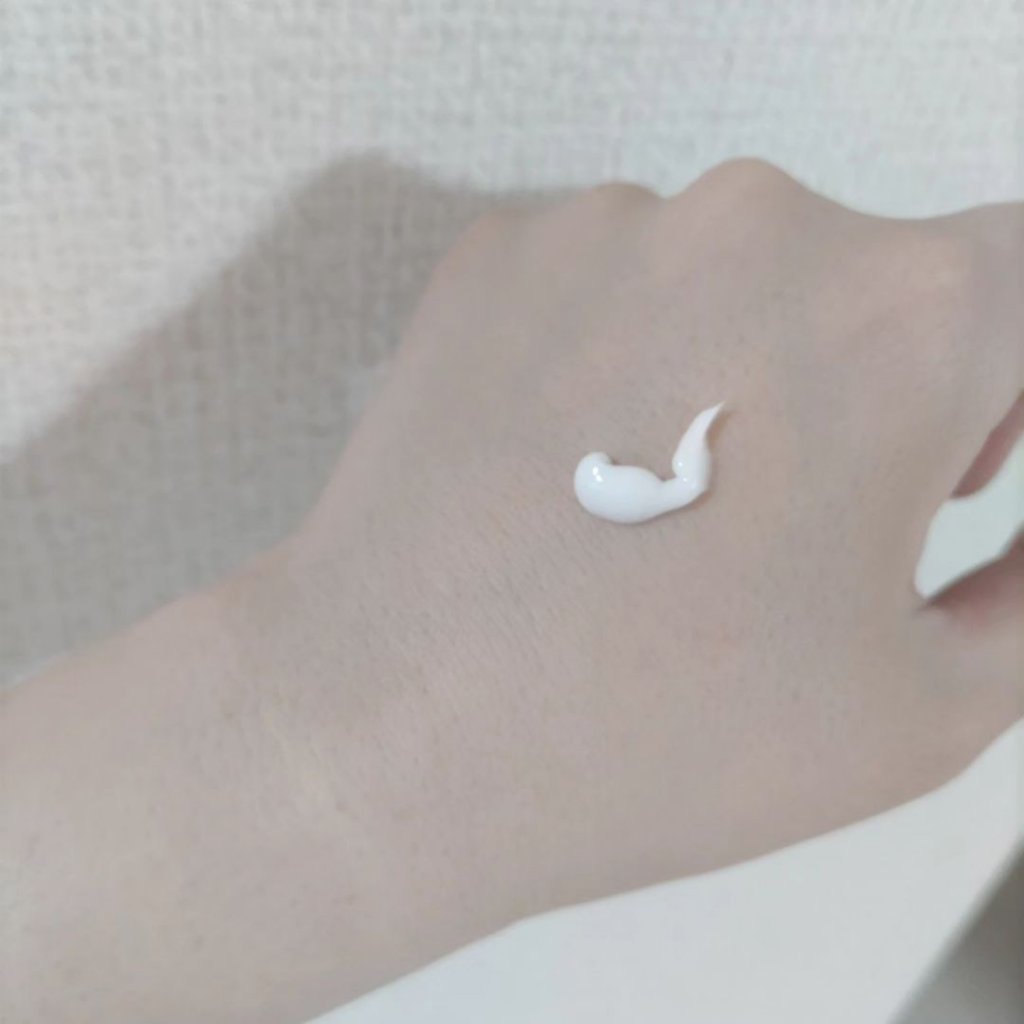 TAホワイトニングクリーム/sallacce/フェイスクリームを使ったクチコミ（2枚目）