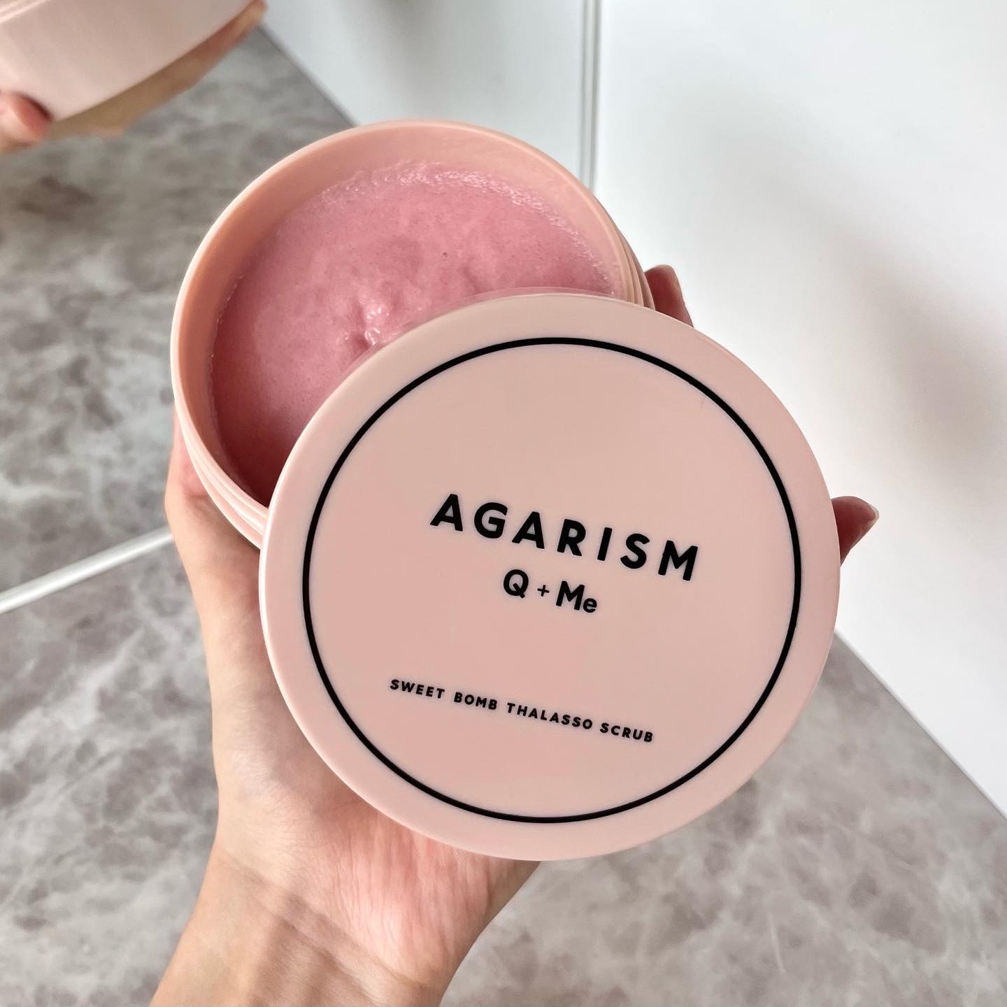 Q+Me スウィート ボム タラソ スクラブ 360g/AGARISM/バストケア・ヒップケアを使ったクチコミ（1枚目）