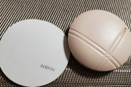 ホワイトレア エアー/ALBION/パウダーファンデーションを使ったクチコミ(4枚目)