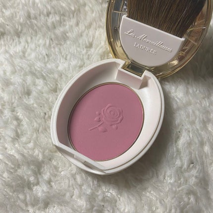 パウダーブラッシュ/レ・メルヴェイユーズ ラデュレ/パウダーチークを使ったクチコミ(2枚目)