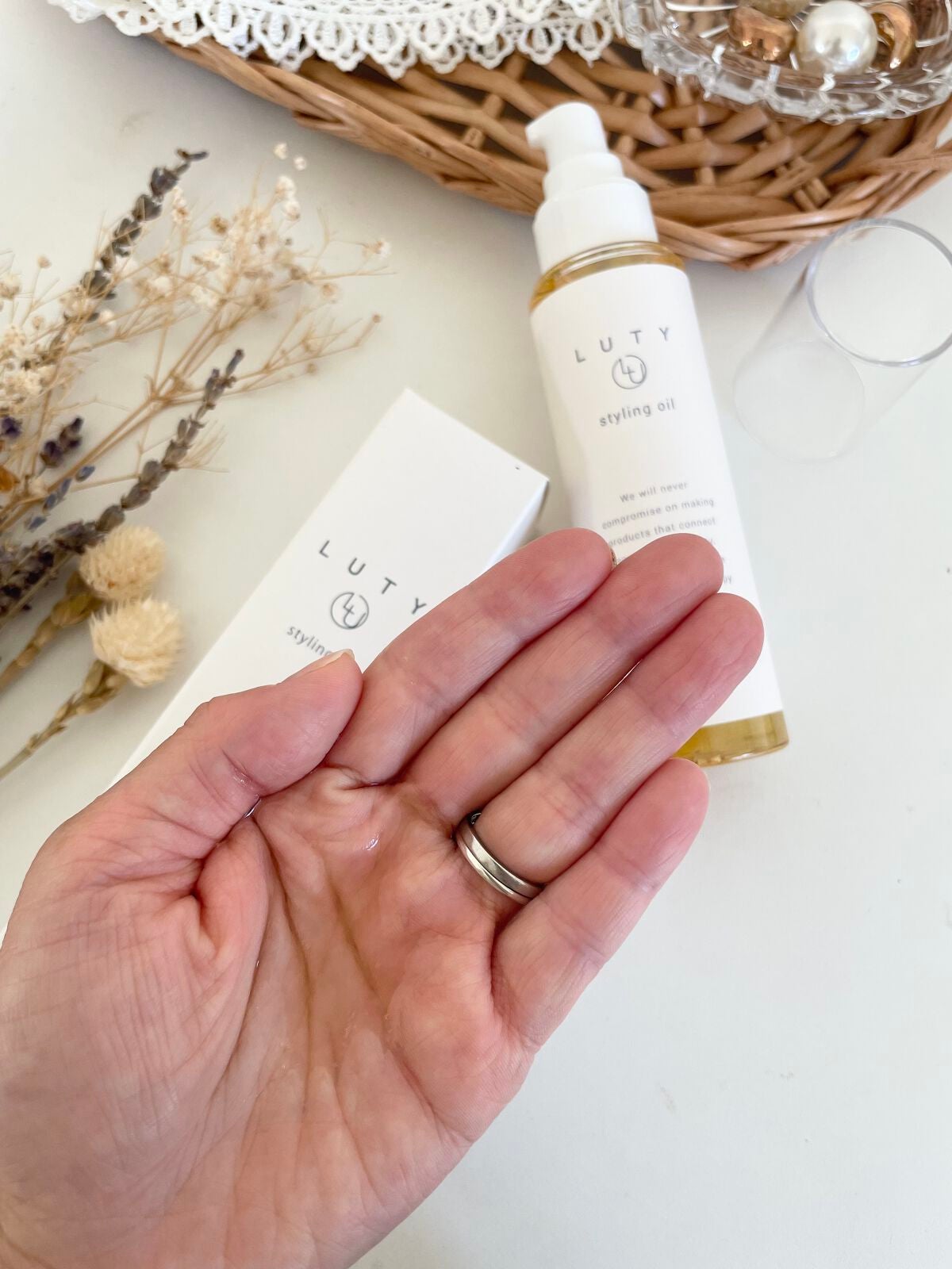 ルーティー スタイリングオイル リッチ/LUTY/ヘアオイルを使ったクチコミ(3枚目)