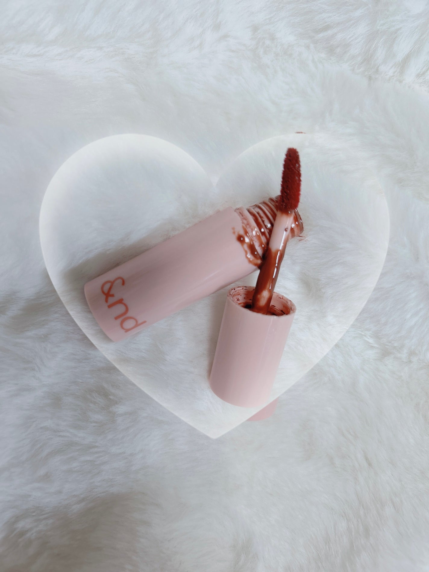 アンドバイロムアンド グラッシーボムティント/&nd by rom&nd/リップティントを使ったクチコミ(1枚目)