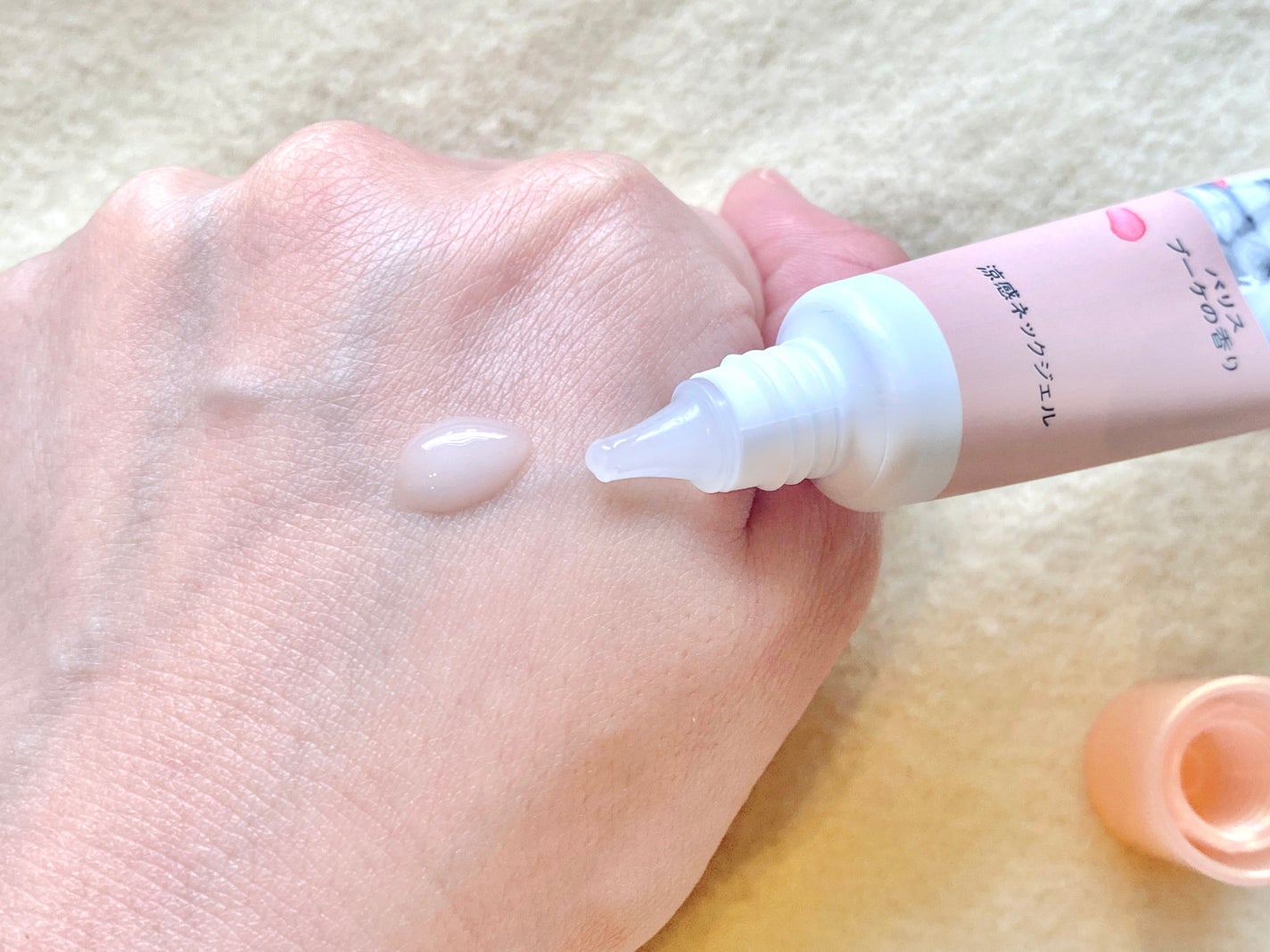 8x4 アロマスイッチ 涼感ネックジェル パリスブーケの香り/8x4/デオドラント・制汗剤を使ったクチコミ(3枚目)