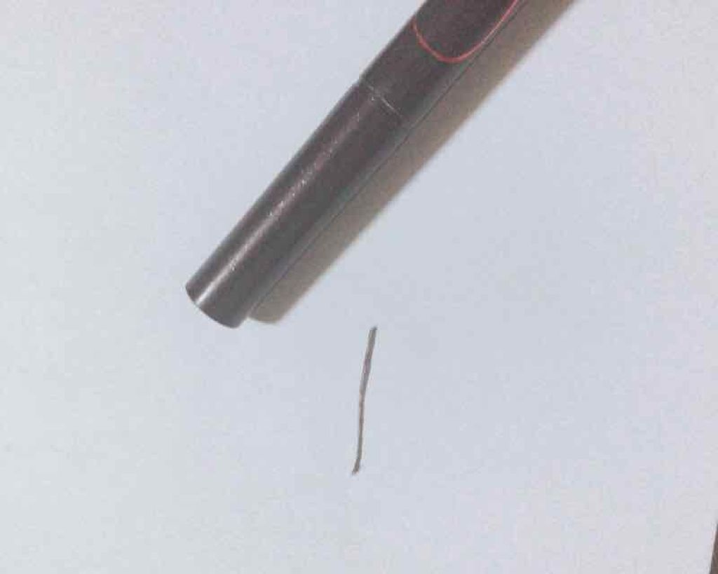 なぴ on LIPS 「めちゃ細くて書きやすいです!!!!値段は1000円ぐらいなので..」(3枚目)