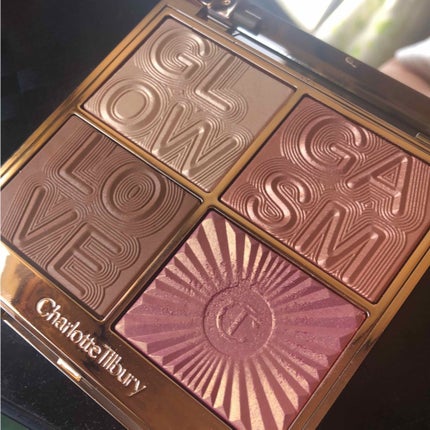 グロウガズム フェイスパレット ライトガズム/Charlotte Tilbury/パウダーチークを使ったクチコミ(1枚目)