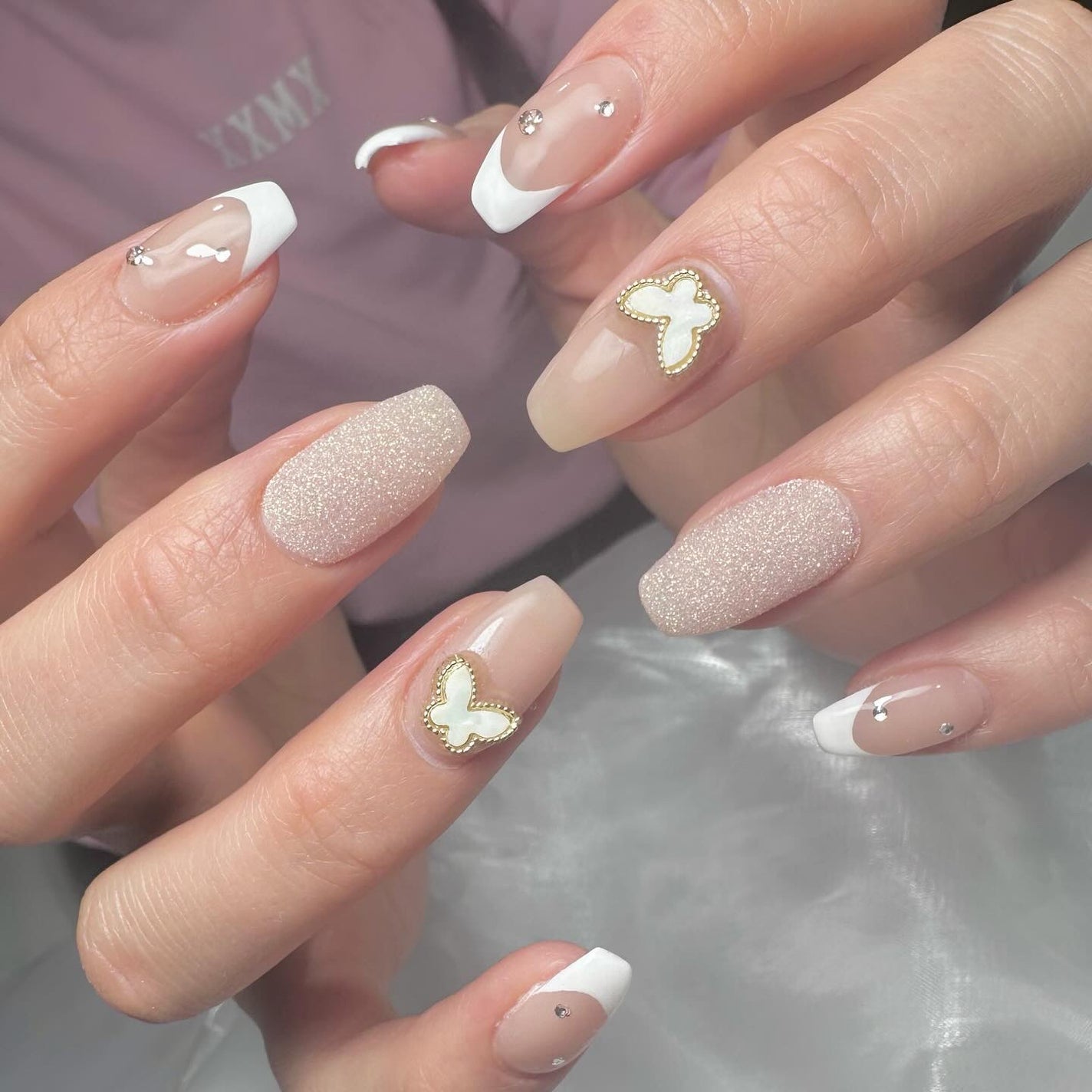 kanna on LIPS 「・・・𝐹𝑟𝑒𝑛𝑐ℎ×𝑠𝑢𝑔𝑎𝑟🤍🕊✨ホワイトできれいにまとめ..」(2枚目)