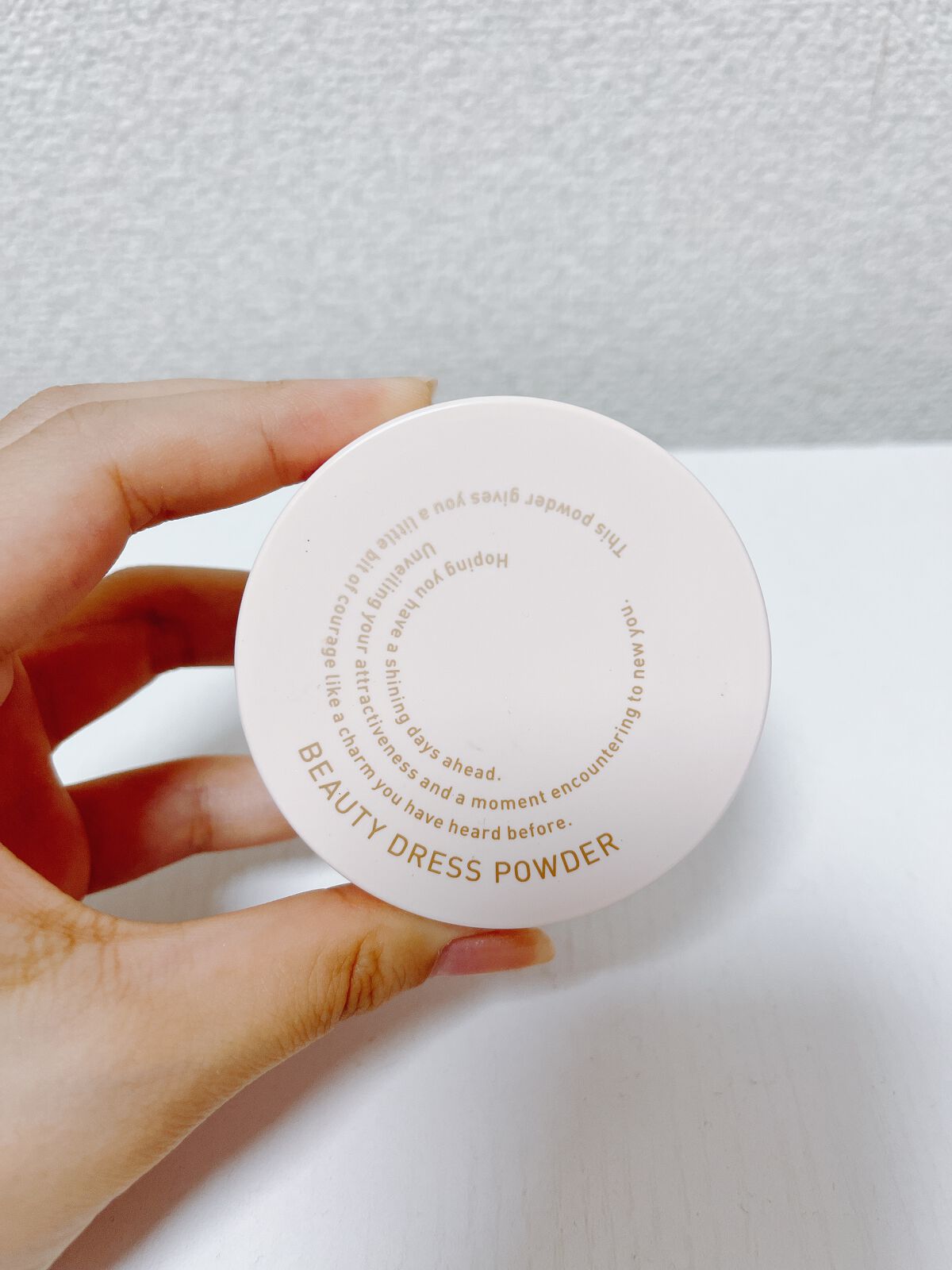 エージーデオ24 AG24  ビューティードレスパウダーのクチコミ「#エージーデオ24
AG24  ビューティードレスパウダー


・さらさらしてて使用しやすい
.....」（1枚目）