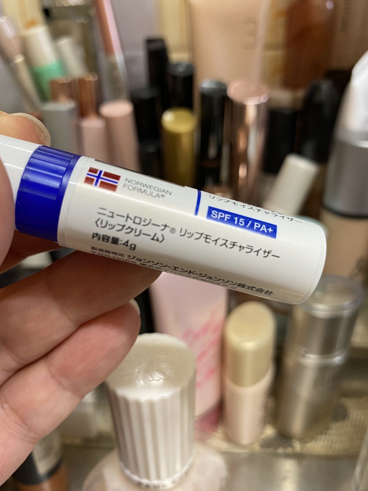 ニュートロジーナ  リップモイスチャライザー/ジョンソン・エンド・ジョンソン/リップケアを使ったクチコミ（2枚目）