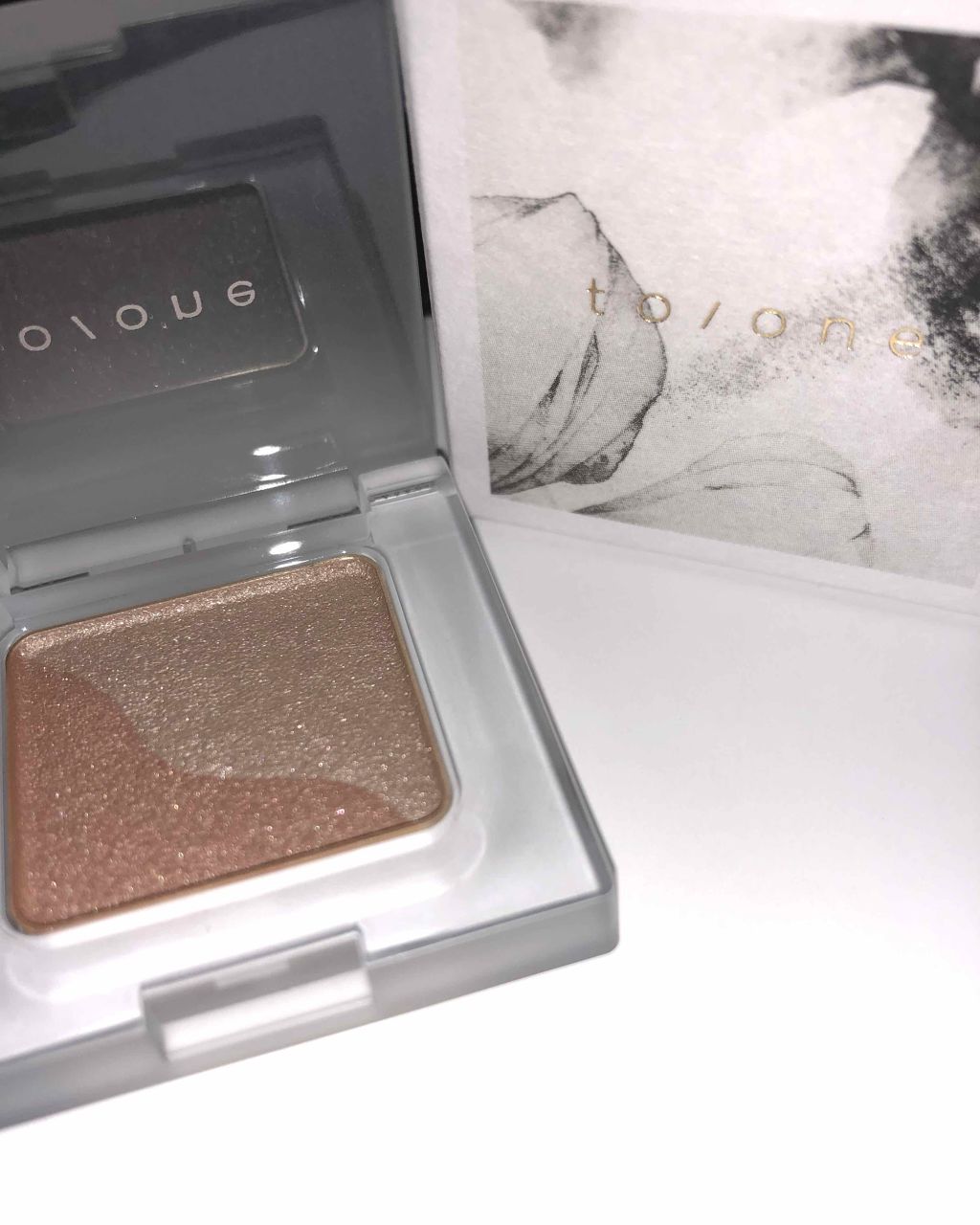 トーン ペタル アイシャドウ/to/one/アイシャドウパレットを使ったクチコミ（1枚目）