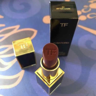 連投失礼します☺️

前投稿の続きです。TOMFORD アイカラークォード ハネムーンと一緒に購入したリップについて投稿します。

⚠️唇のアップ写真があります

TOMFORD リップカラー 82 ア