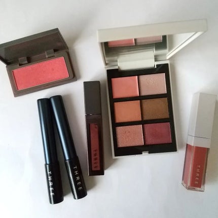 ブリンクウィンクアイ X03 YOU ARE THE LIGHT /THREE/リキッドアイシャドウを使ったクチコミ(1枚目)