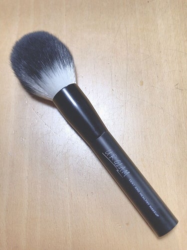 U R GLAM UR GLAM　POWDER BRUSHのクチコミ「【URGLAMのブラシが、値段以上のクオリティ】

こんにちは、よもぎ餅🌿です。
URGLAM.....」（2枚目）