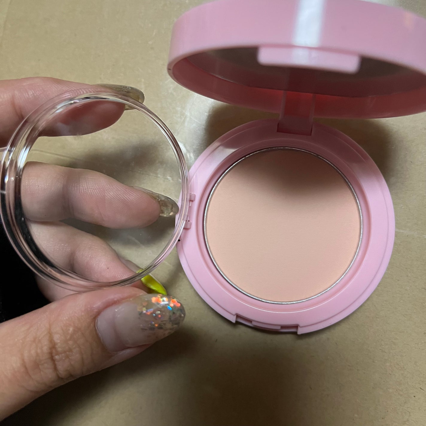 セバムブロックパウダーパクト/パルガントン/プレストパウダーを使ったクチコミ(6枚目)