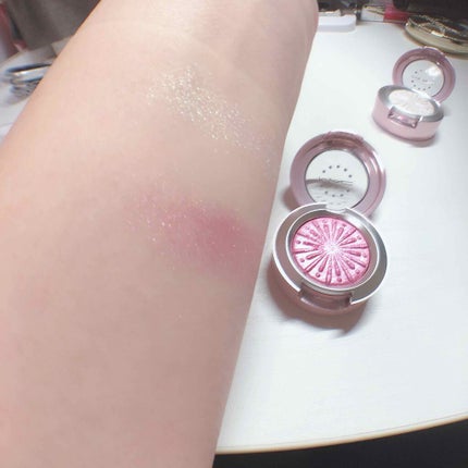 エクストラ ディメンション フォイル アイシャドウ M·A·C フロステッド ファイヤーワーク/M・A・C/単色アイシャドウを使ったクチコミ(3枚目)