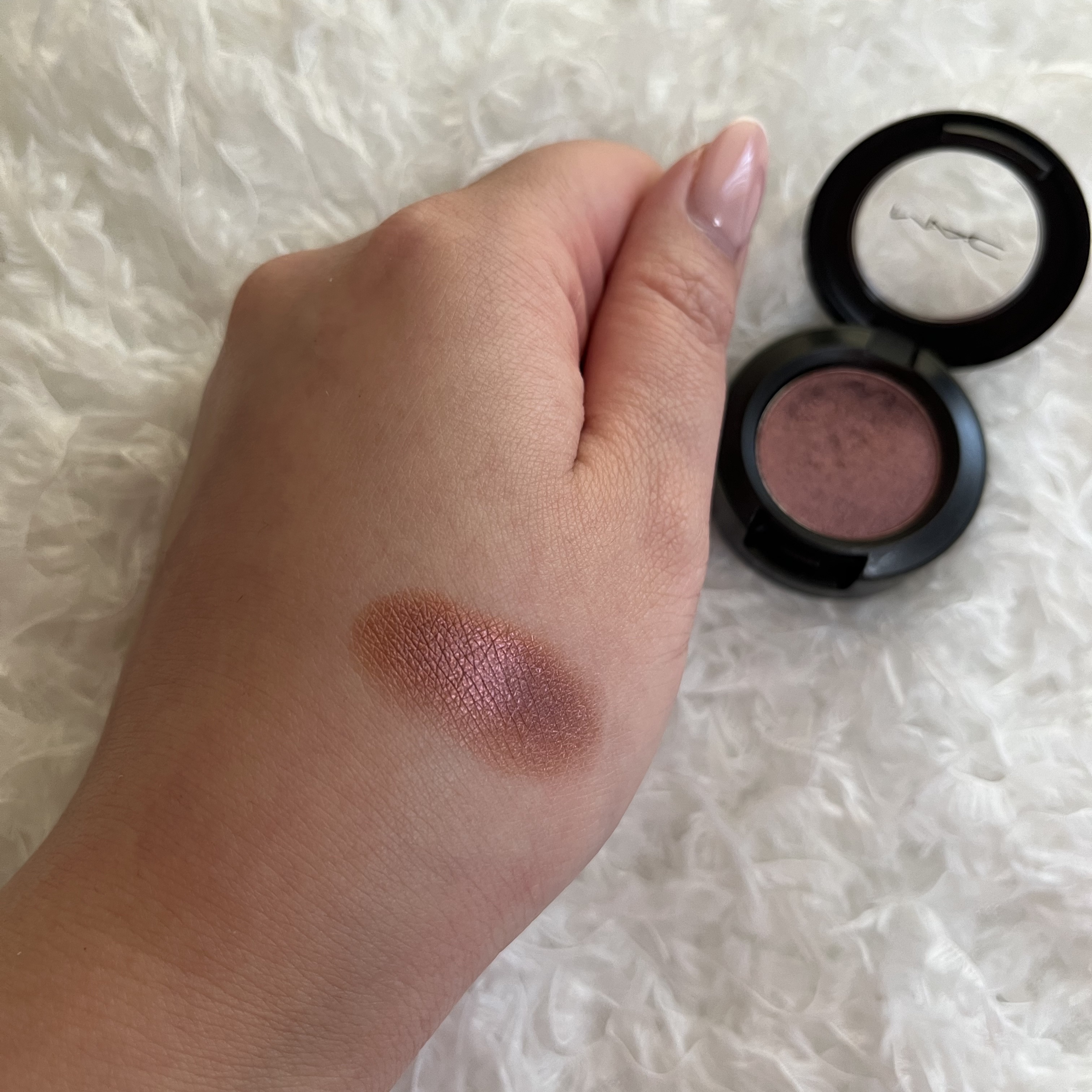 スモール アイシャドウ スター バイオレット/M・A・C/単色アイシャドウを使ったクチコミ（2枚目）