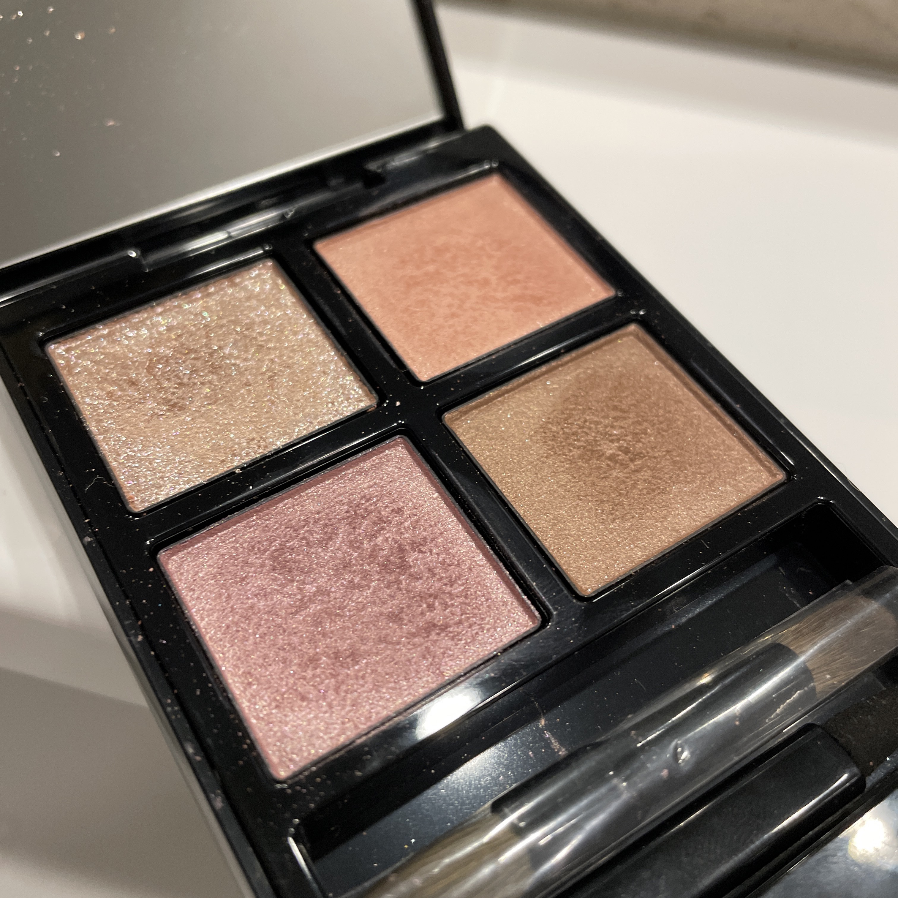 スライド式アイシャドウブラシ/セリア/メイクブラシを使ったクチコミ（1枚目）