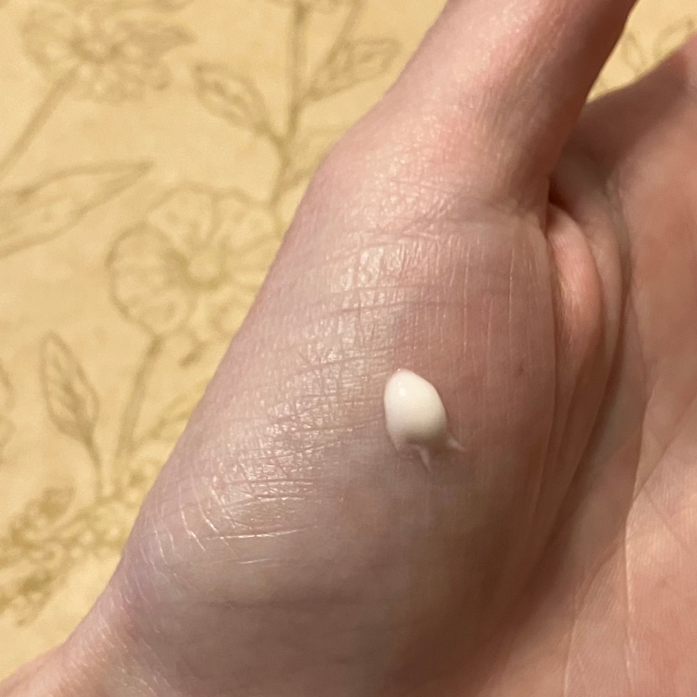 MMMMM✏️フォロバします on LIPS 「ルナソルから爆ツヤUV出た!SPF50+,PA++++なのに潤..」(5枚目)