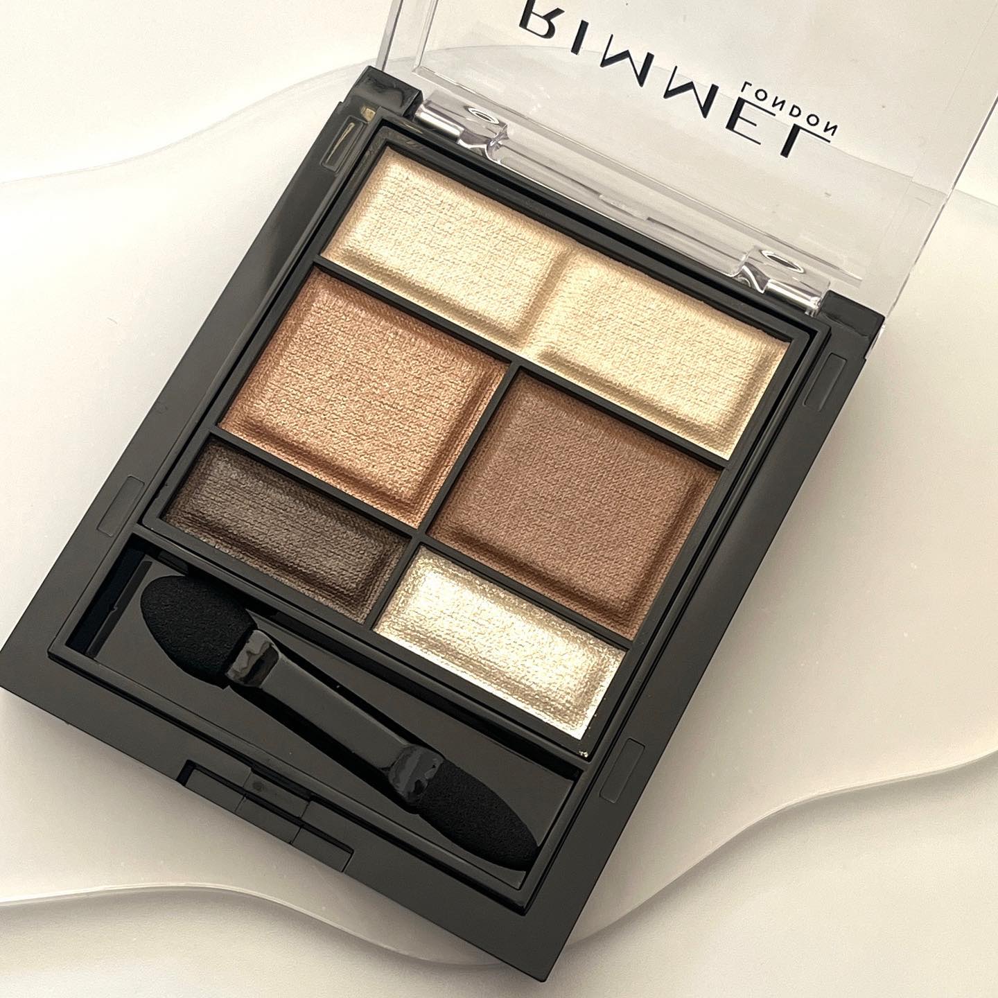 ワンダー スウィート アイシャドウ ソフトマット/リンメル ロンドン/アイシャドウパレットを使ったクチコミ（2枚目）