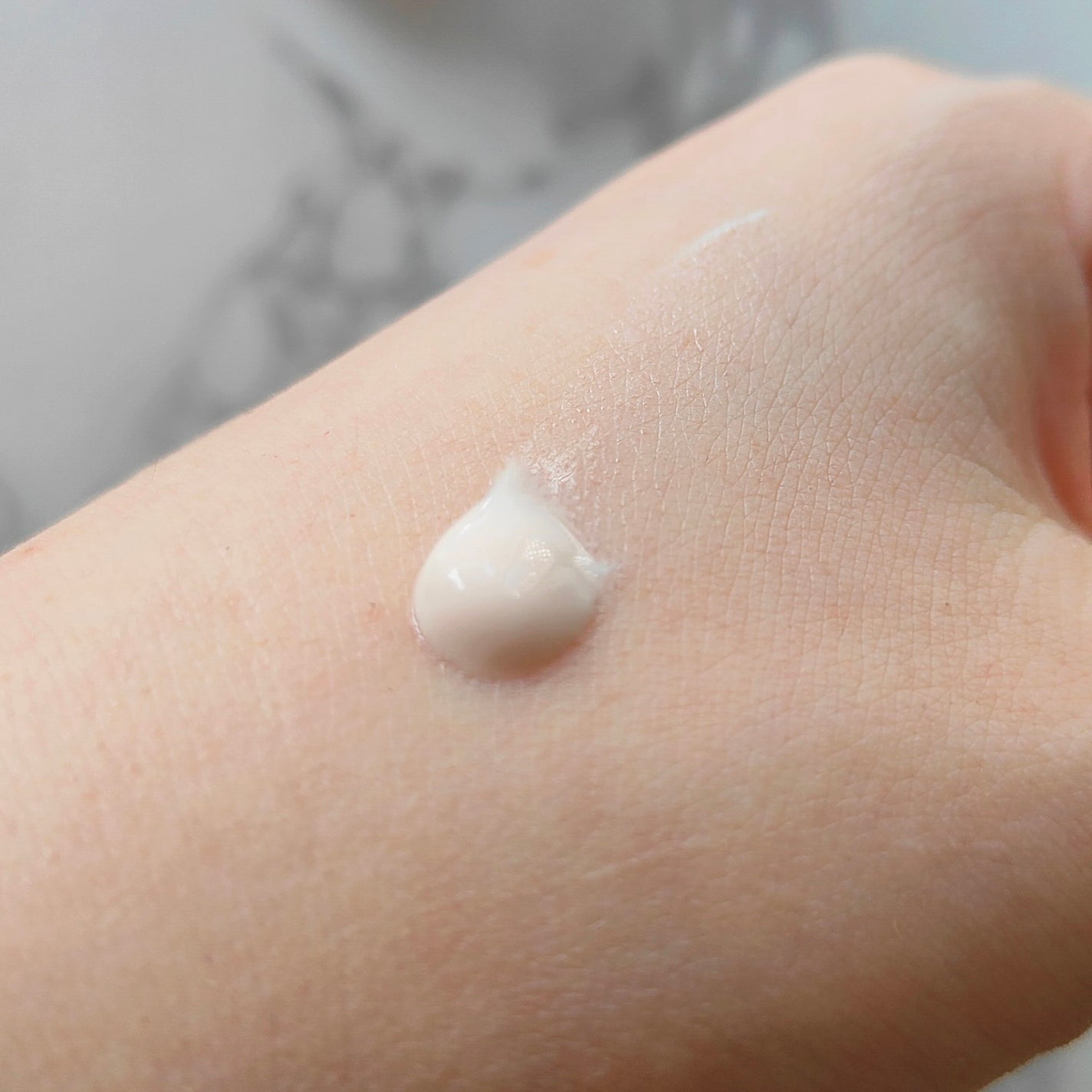 ニベアUV ディープ プロテクト&ケア トーンアップ エッセンス/ニベア/日焼け止めローションを使ったクチコミ(3枚目)