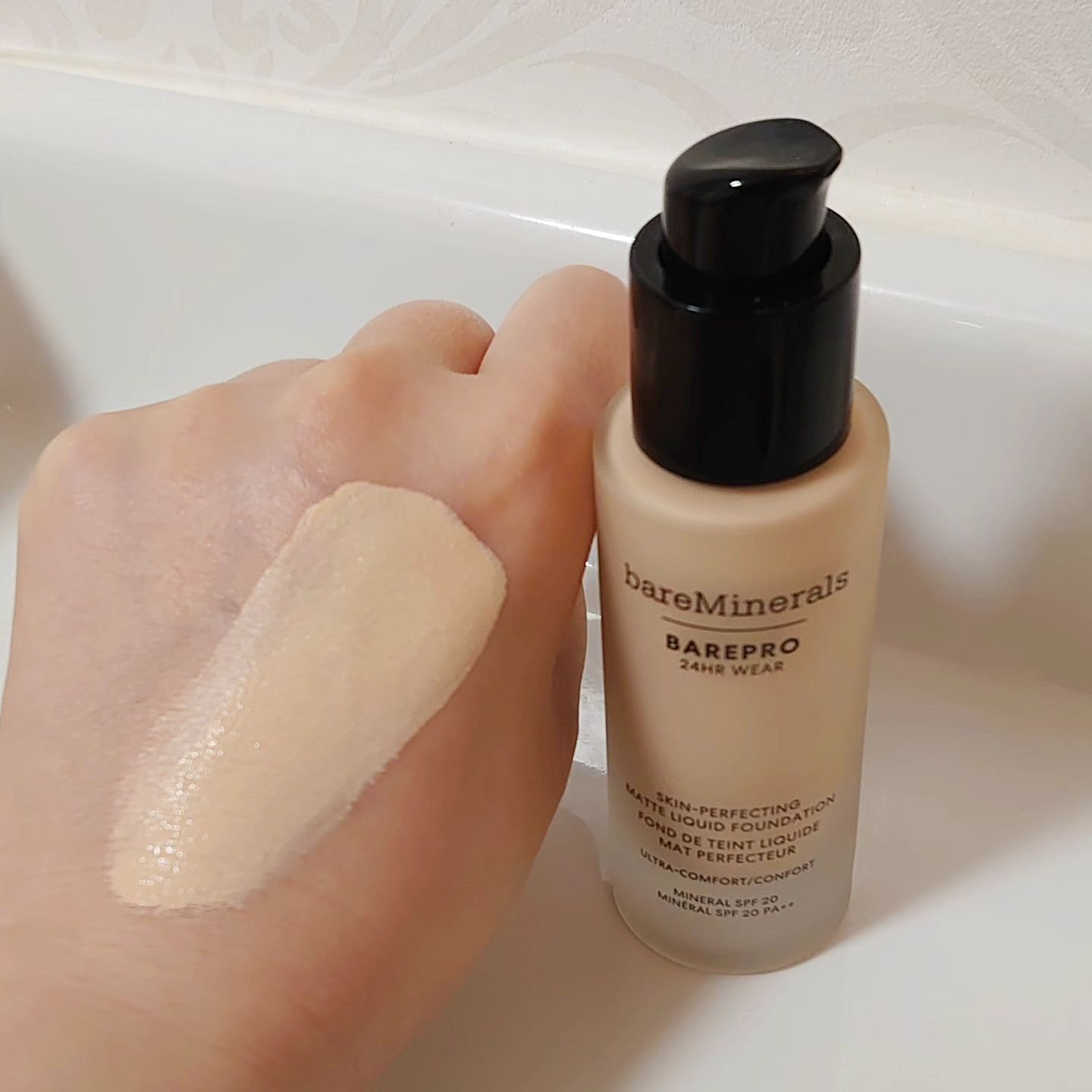 ベアプロ 24HR リキッド ファンデーション フェア 10 ニュートラル/bareMinerals/リキッドファンデーションを使ったクチコミ（3枚目）