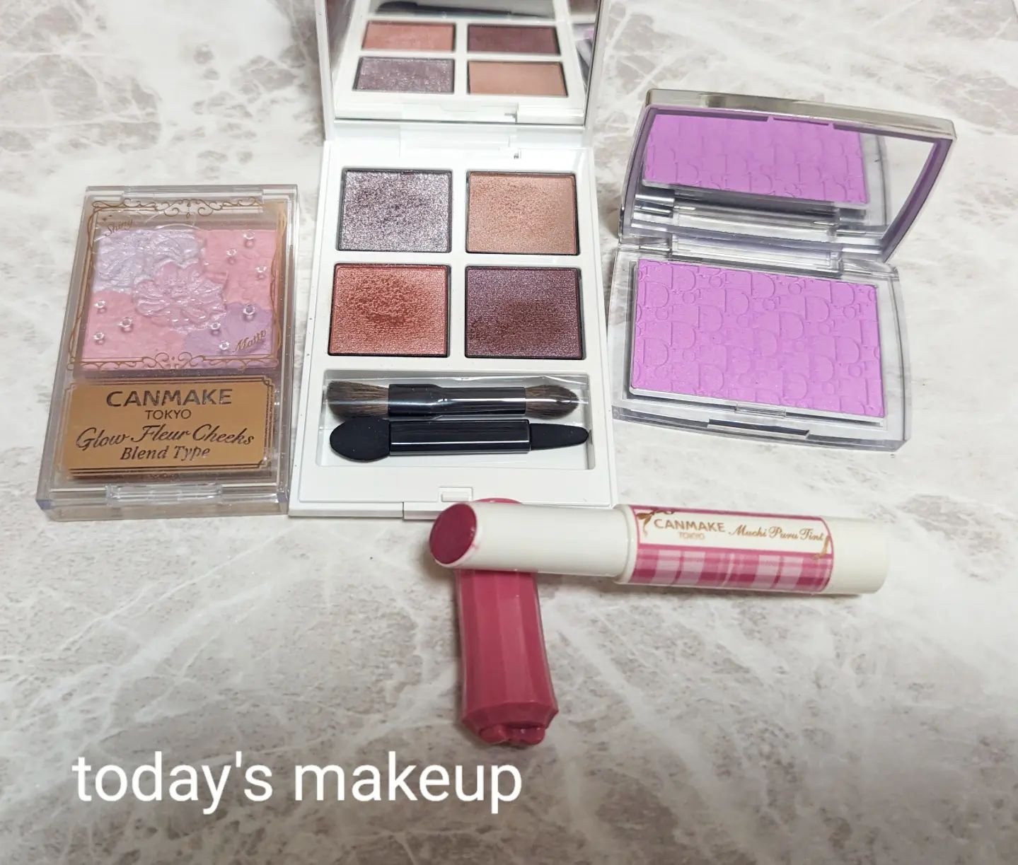 ホリデー アディクション サイレント ウィッシュⅠ/ADDICTION/メイクアップキットを使ったクチコミ（1枚目）