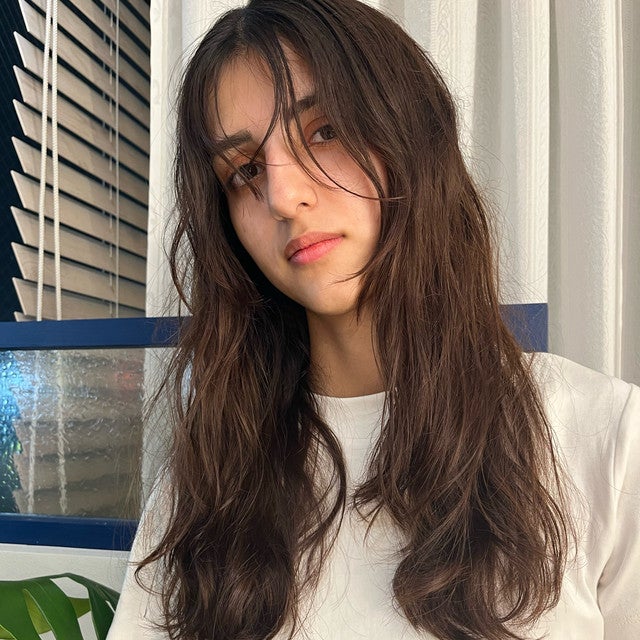 ロングヘアの女性