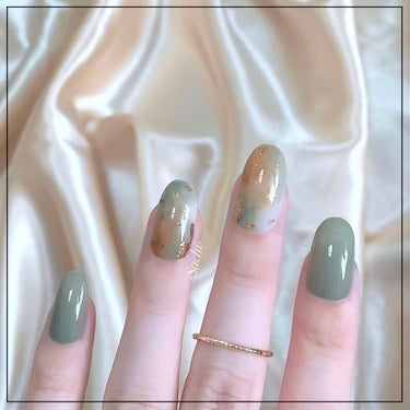 キャンメイク新色を使った簡単秋ニュアンス💅

やり方は画像を参考にしていただければと思います♡
金箔は細かいのを全体につけて、所々に少し大きめのをつけるとおしゃれに仕上がります🙌

人差し指と小指はN26番を2度塗りしました✨

少しでも参考になれば嬉しいです♥️

#セルフネイル
#ニュアンスネイル
#秋ネイル
#カーキネイル
#簡単ネイル
#プチプラネイル
#キャンメイク
#カラフルネイルズ
の画像 その2