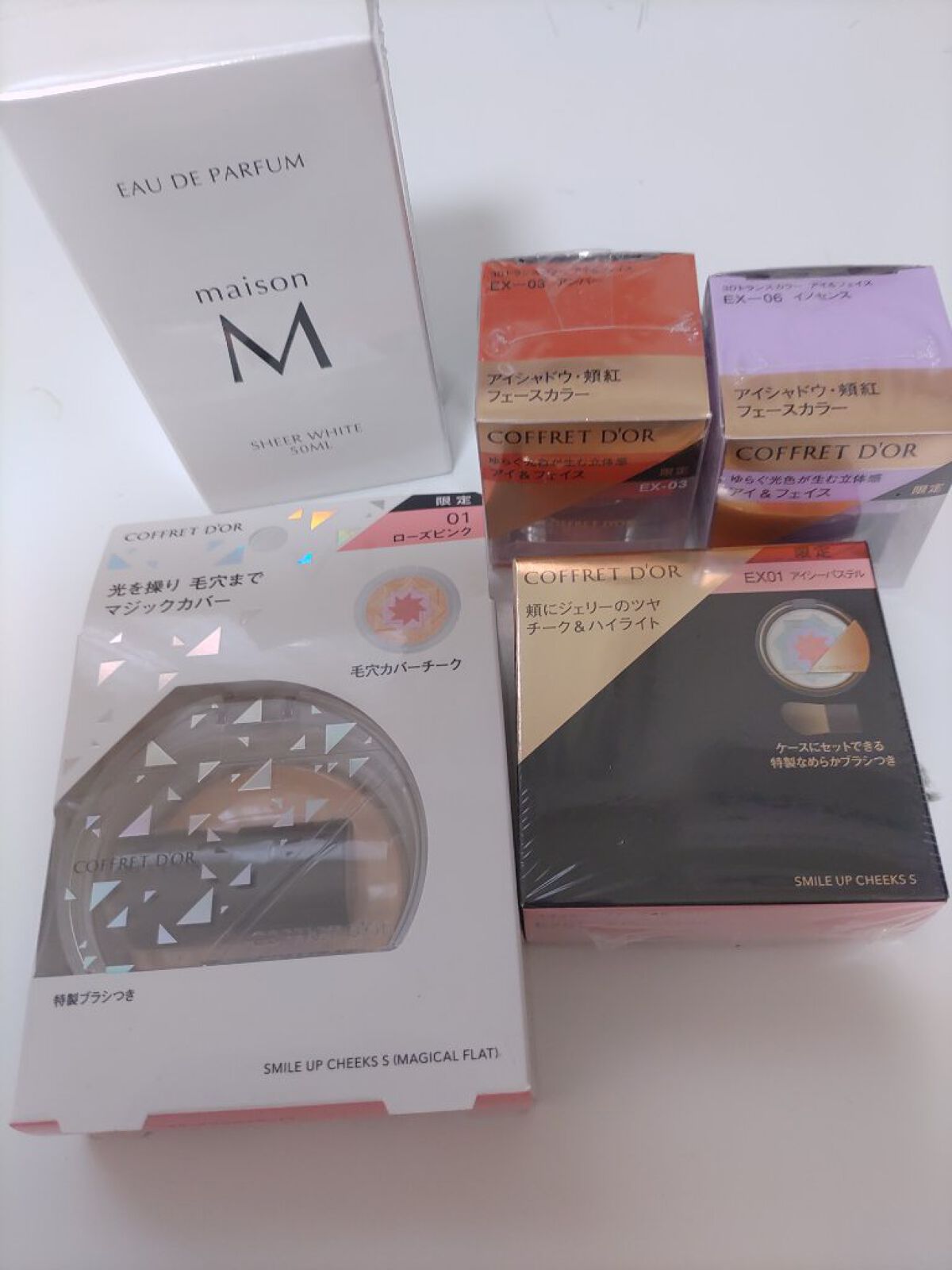 スマイルアップチークスS （マジカルフラット） 01 ローズピンク/コフレドール/パウダーチークを使ったクチコミ（1枚目）