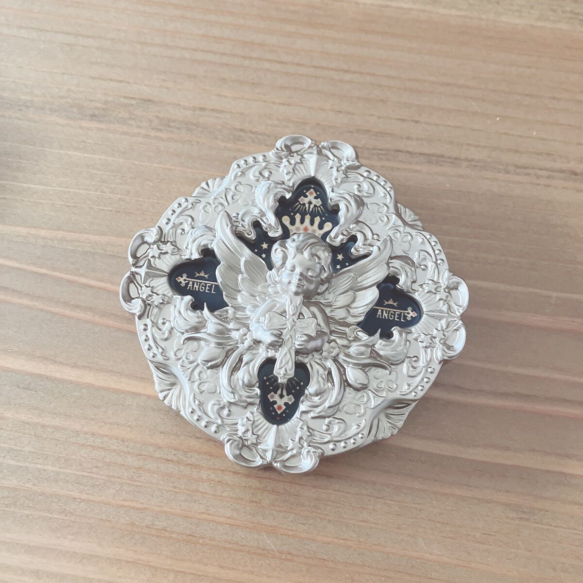 リトルエンジェル ハイライター パラダイスロスト（失楽園）/FlowerKnows/パウダーハイライトを使ったクチコミ（2枚目）