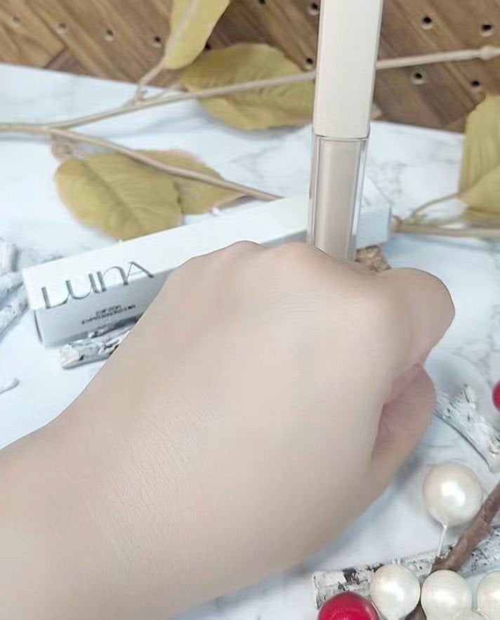 ロングラスティングチップコンシーラーフィックシングフィット/LUNA/リキッドコンシーラーを使ったクチコミ(5枚目)