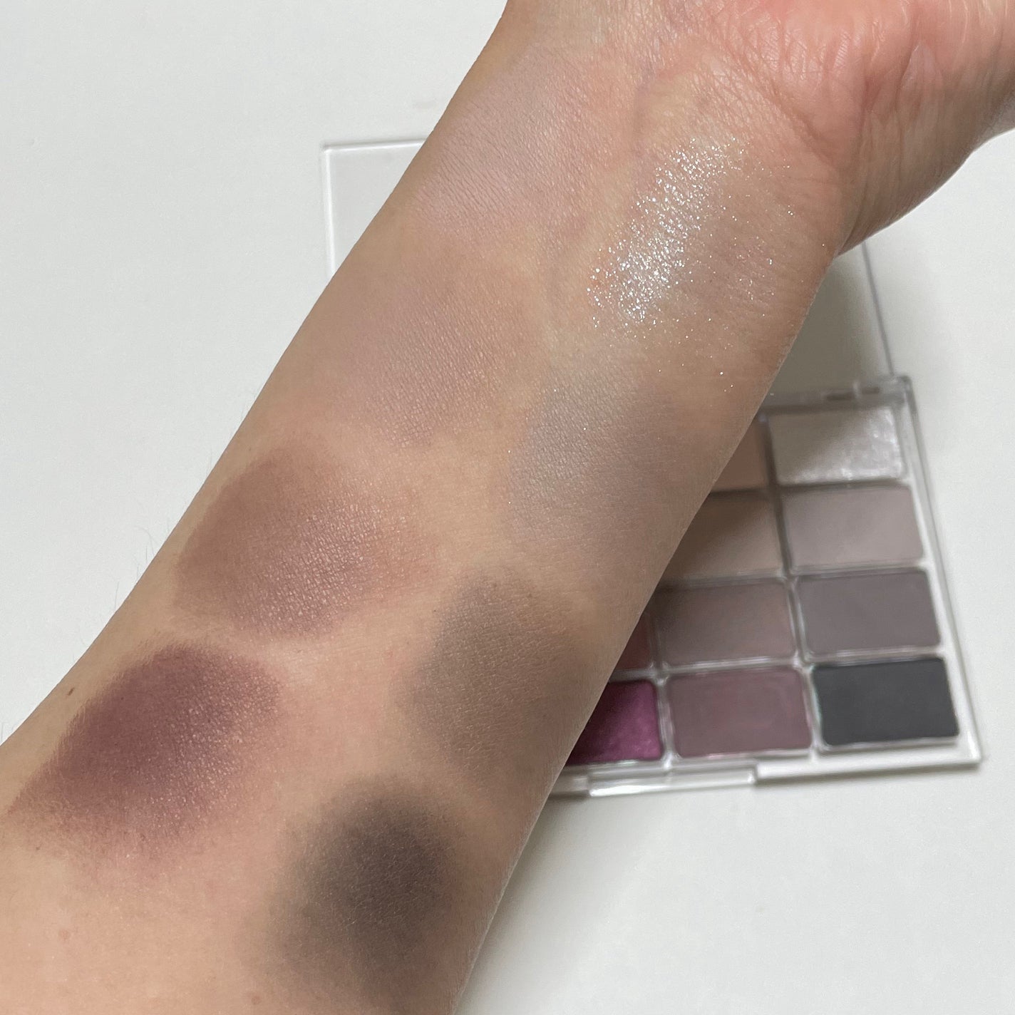 ソフトブラーリングアイパレット/wakemake/アイシャドウパレットを使ったクチコミ(5枚目)