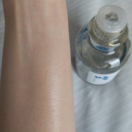 LiLi on LIPS 「綺麗なボトルに一目惚れ。2/11新発売の化粧水です。-----..」(6枚目)