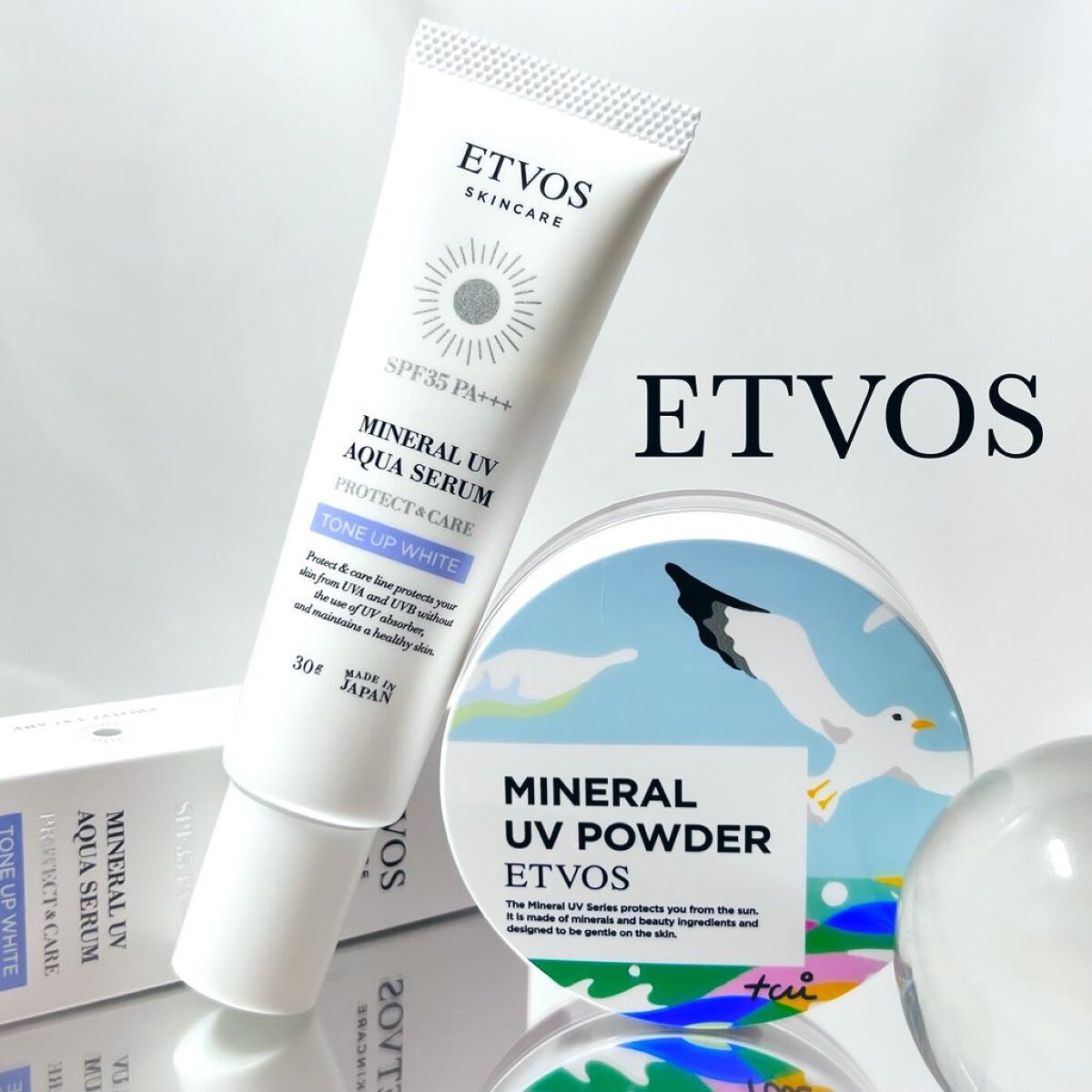 ETVOSの肌にも地球にもやさしいミネラルの魅力を詰め込んだ、UVケアシリーズ🌴🕊️


✓... MINERAL UV AQUA SERUM
日焼け止め・美容液・化粧下地の3つの機能が備わったセラム。
サラッとした軽い使い心地で、白浮