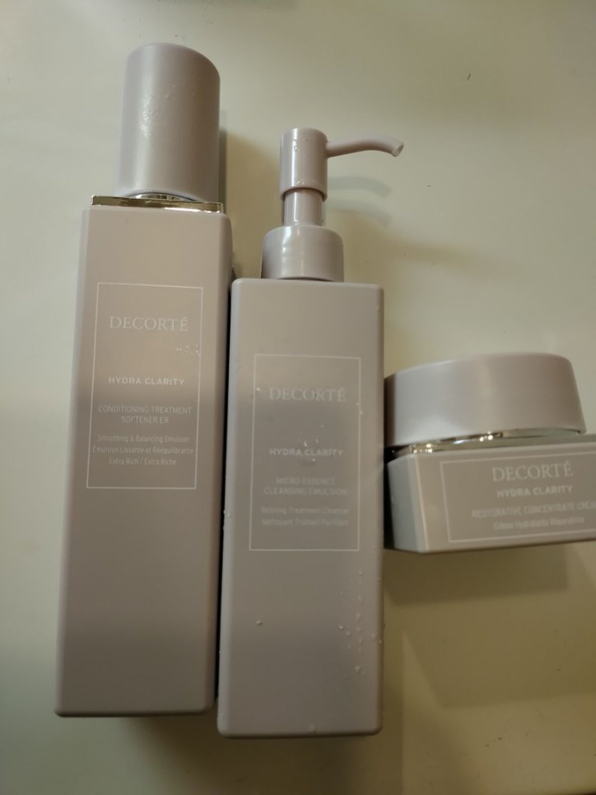 イドラクラリティ マイクロエッセンス クレンジングエマルジョン/DECORTÉ/ミルククレンジングを使ったクチコミ（1枚目）