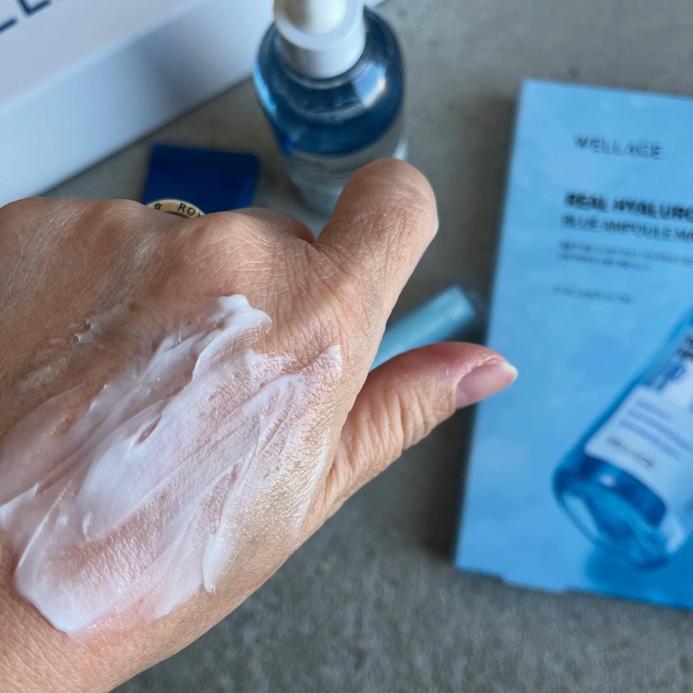 リアルヒアルロニックブルーアンプル 100/Wellage/美容液を使ったクチコミ(2枚目)